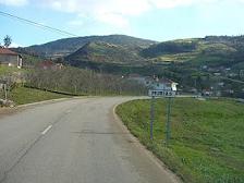 Entrada al pueblo de Murias